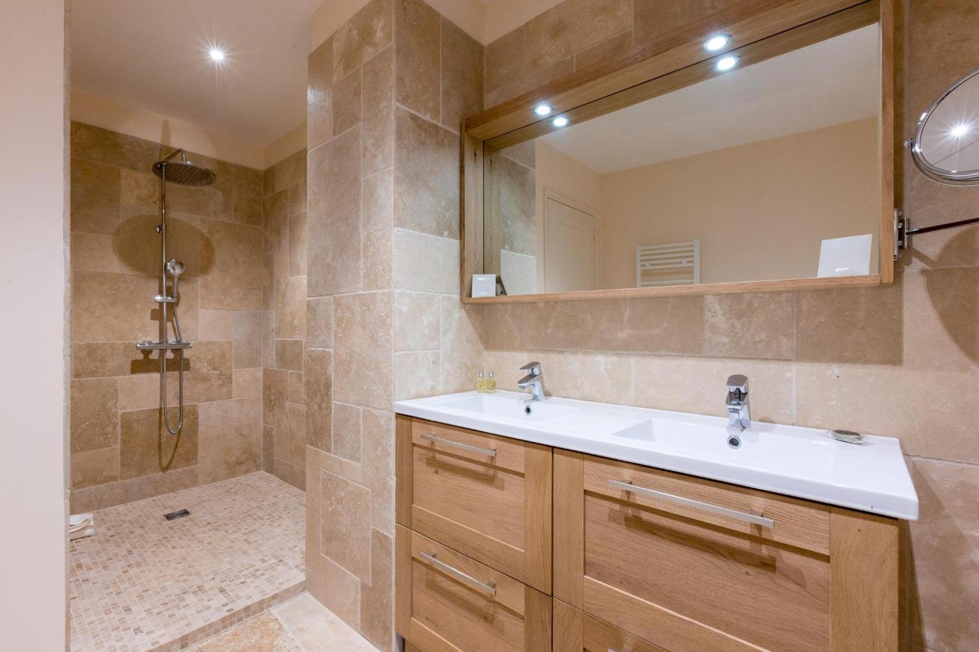 Le Cara - 4 Appartements Calmes Et Chics Au Coeur De Beaune โบน ห้อง รูปภาพ