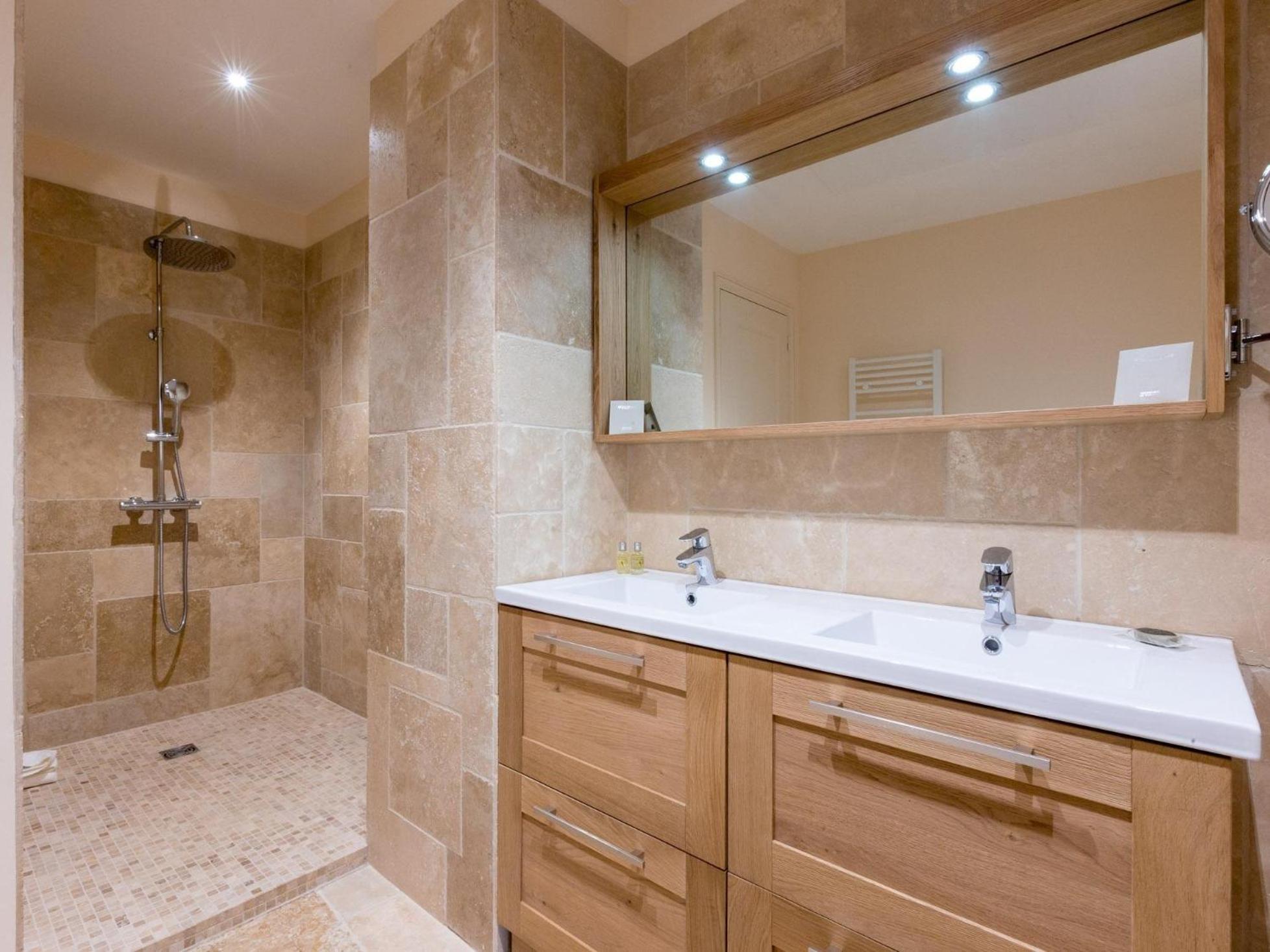 Le Cara - 4 Appartements Calmes Et Chics Au Coeur De Beaune โบน ห้อง รูปภาพ