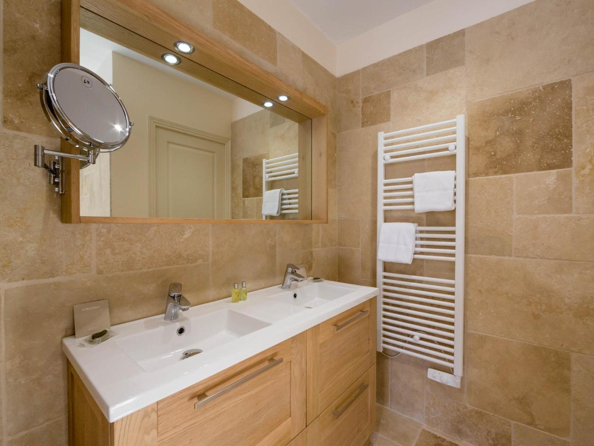Le Cara - 4 Appartements Calmes Et Chics Au Coeur De Beaune โบน ห้อง รูปภาพ